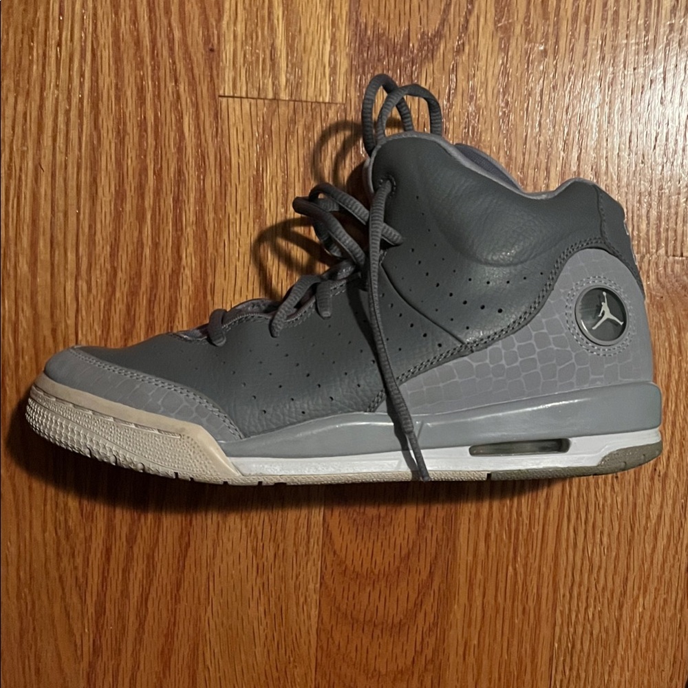 Jordan Kids Sneakers in Gray and White
